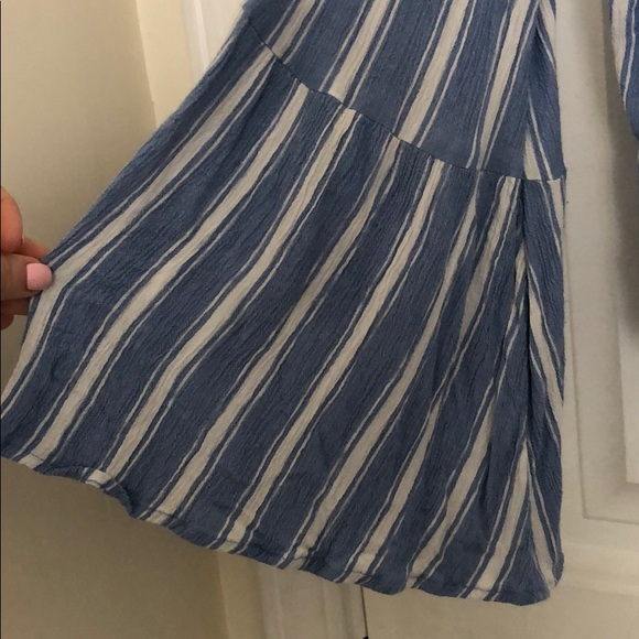 American Eagle Bell Sleeve Top Q NWOT - Picture 3 of 6